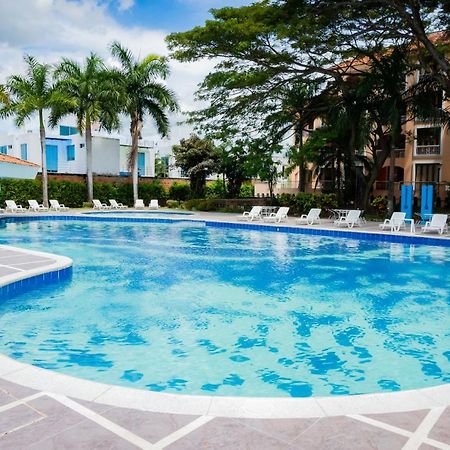 Hotel Penon Suites Girardot Exteriör bild