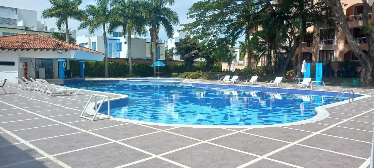 Hotel Penon Suites Girardot Exteriör bild