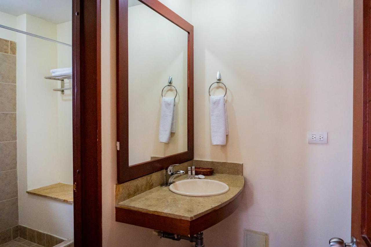Hotel Penon Suites Girardot Exteriör bild