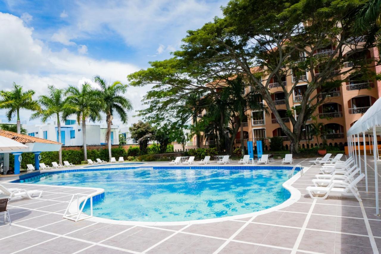 Hotel Penon Suites Girardot Exteriör bild