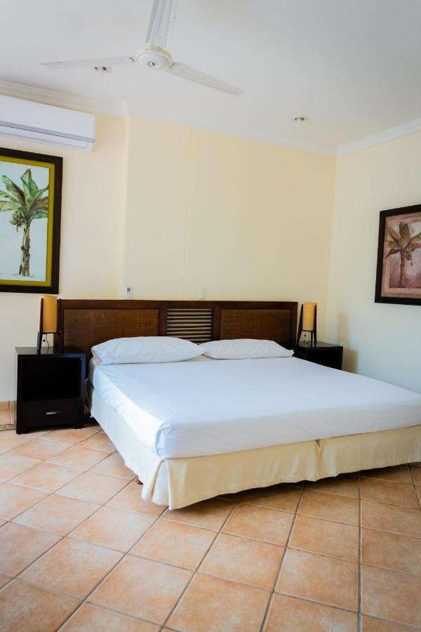 Hotel Penon Suites Girardot Exteriör bild