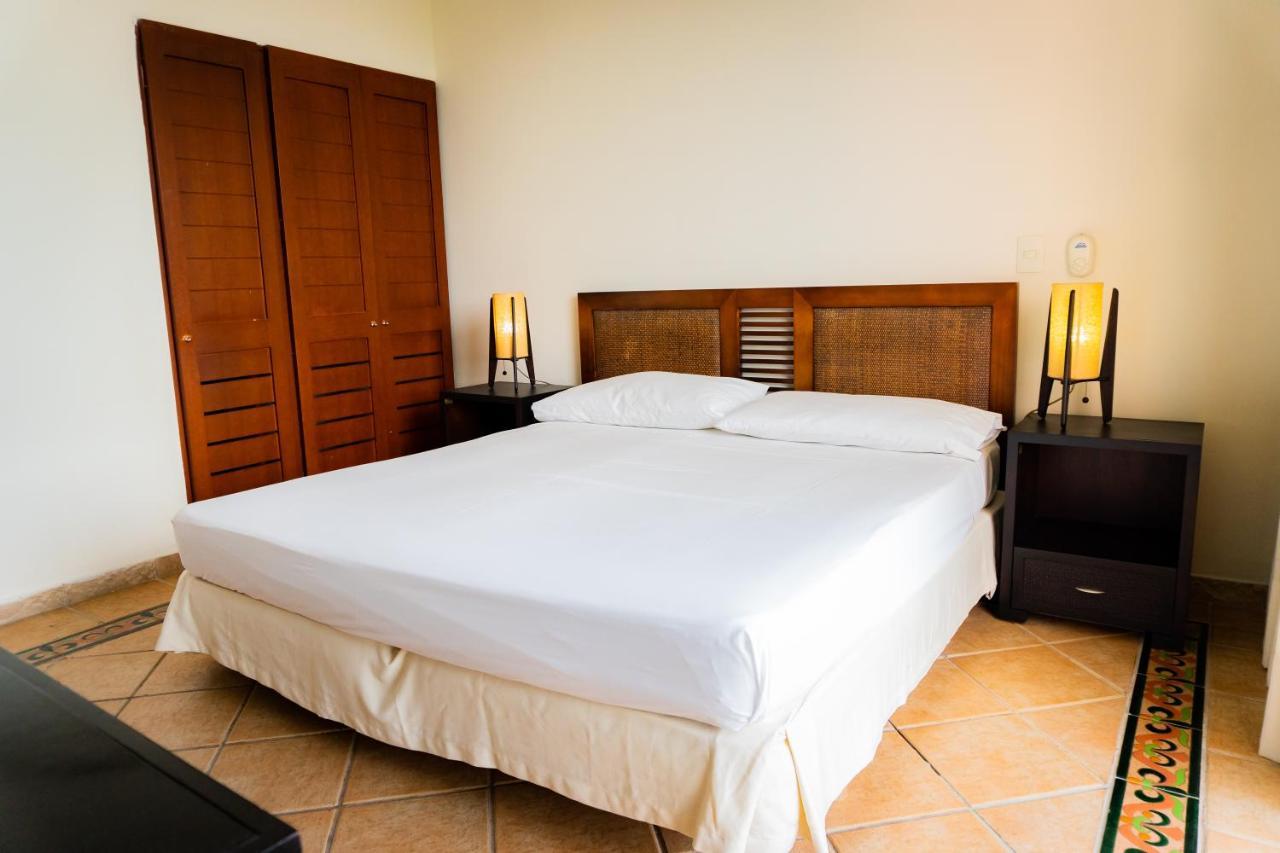 Hotel Penon Suites Girardot Exteriör bild
