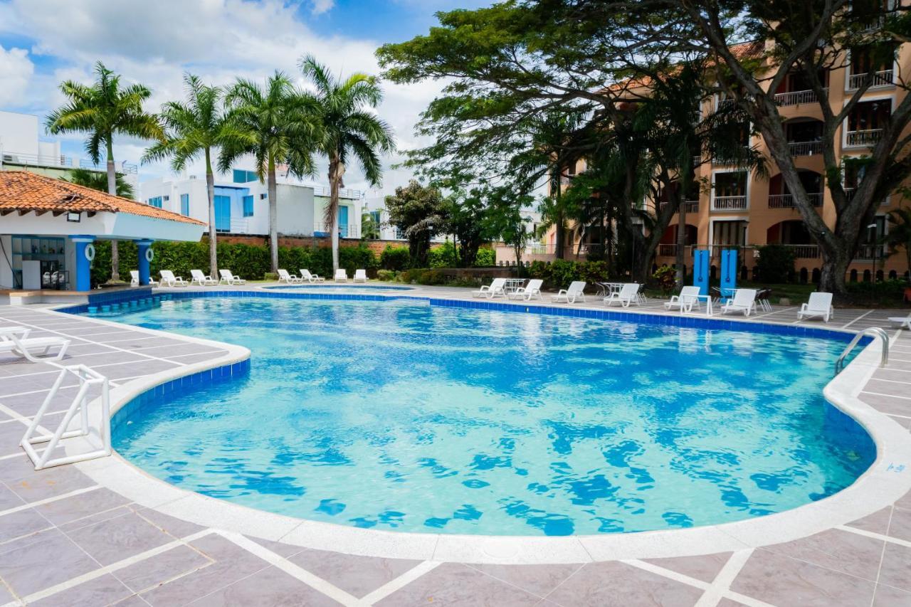 Hotel Penon Suites Girardot Exteriör bild