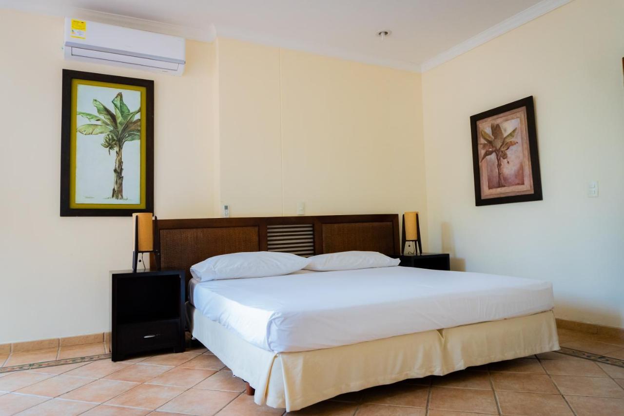 Hotel Penon Suites Girardot Exteriör bild