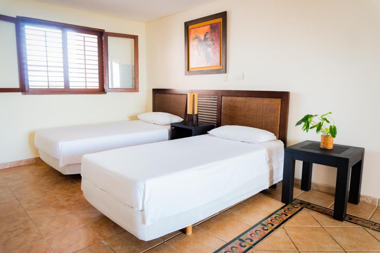 Hotel Penon Suites Girardot Exteriör bild