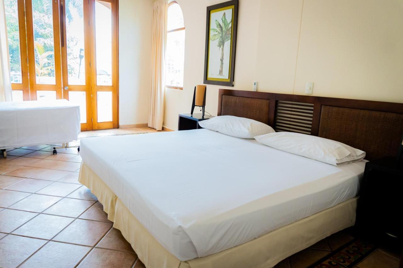 Hotel Penon Suites Girardot Exteriör bild