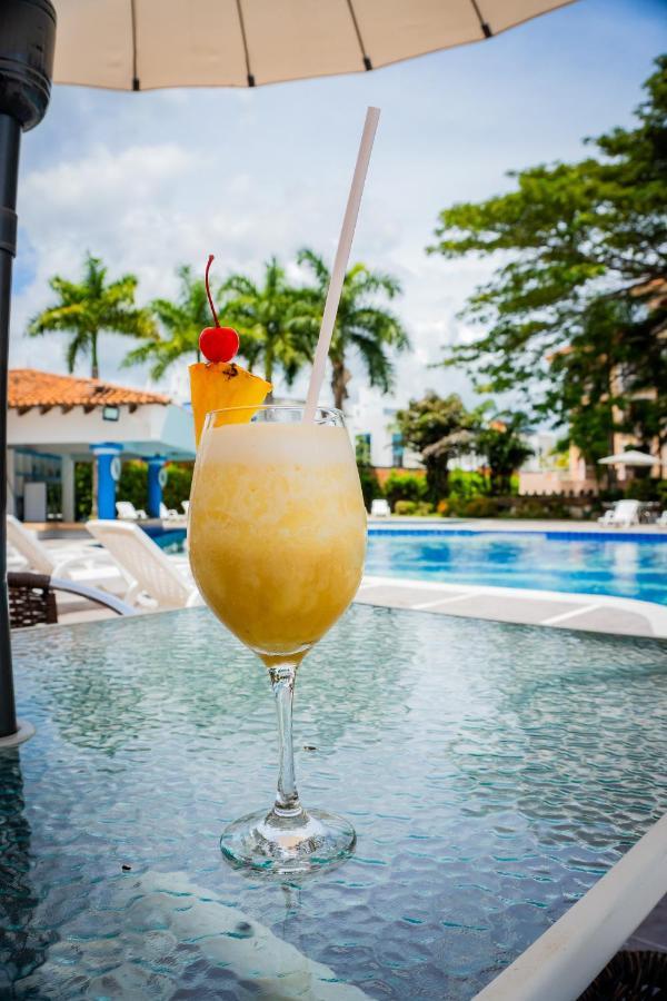 Hotel Penon Suites Girardot Exteriör bild