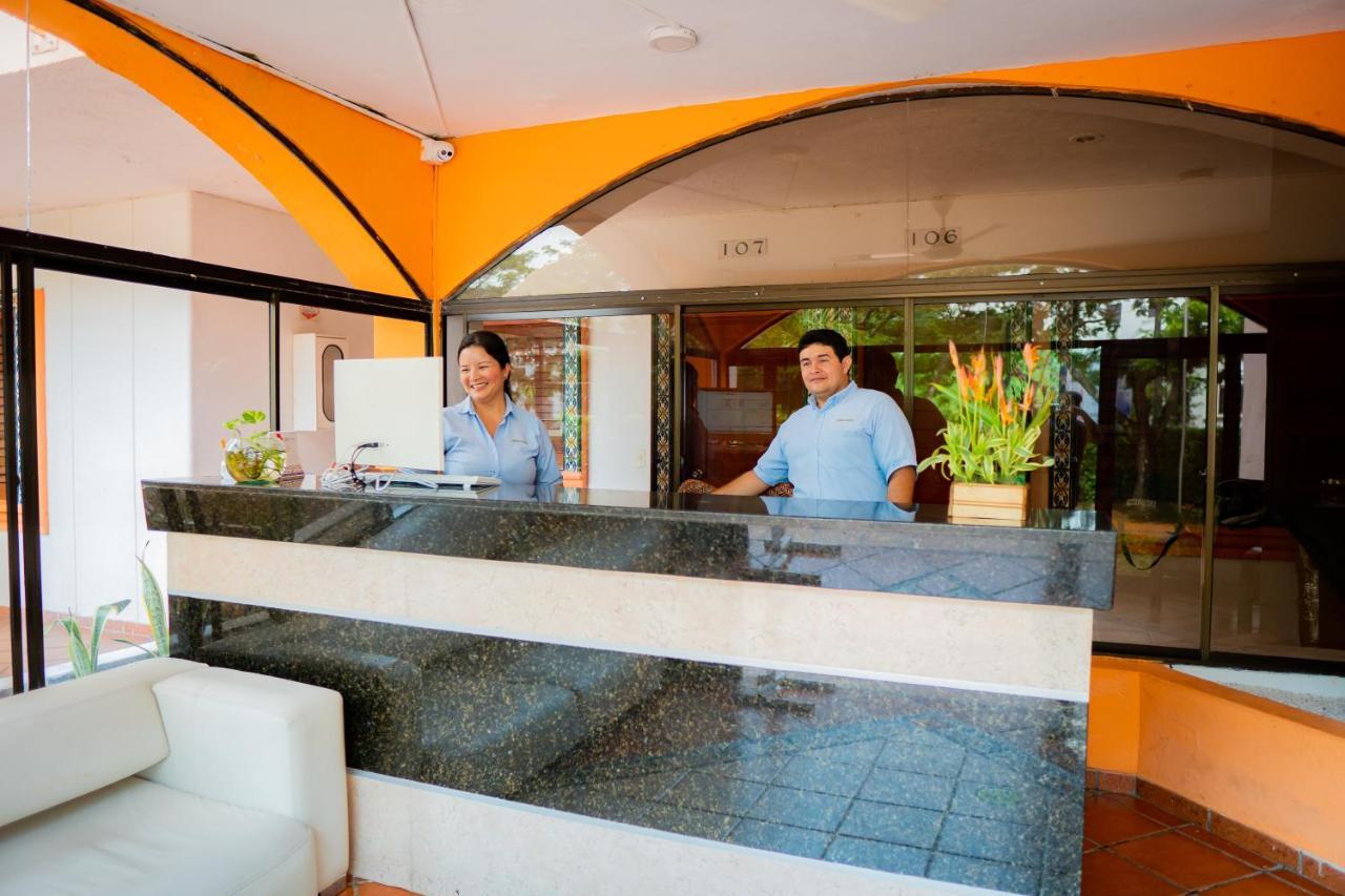 Hotel Penon Suites Girardot Exteriör bild