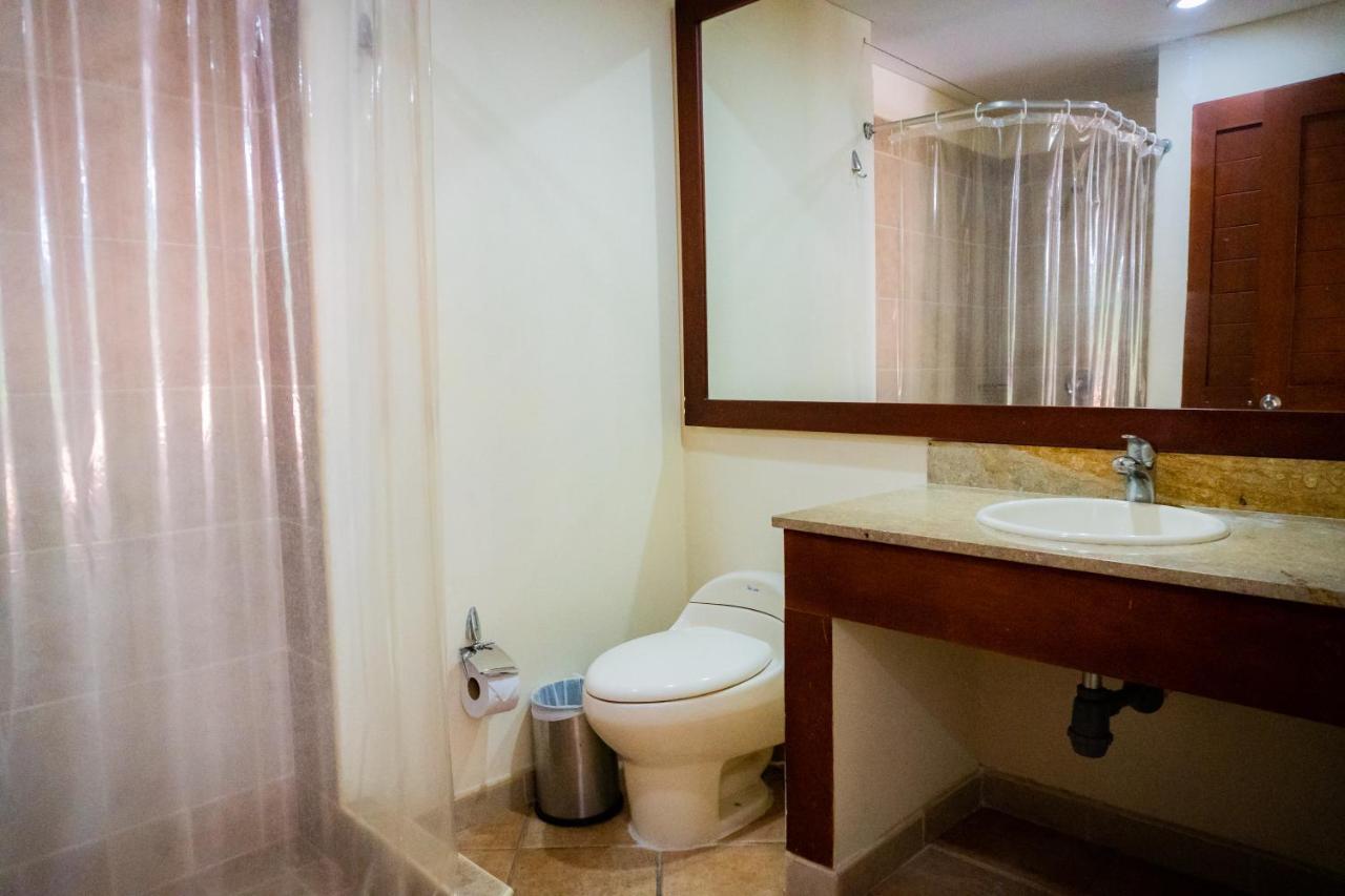 Hotel Penon Suites Girardot Exteriör bild