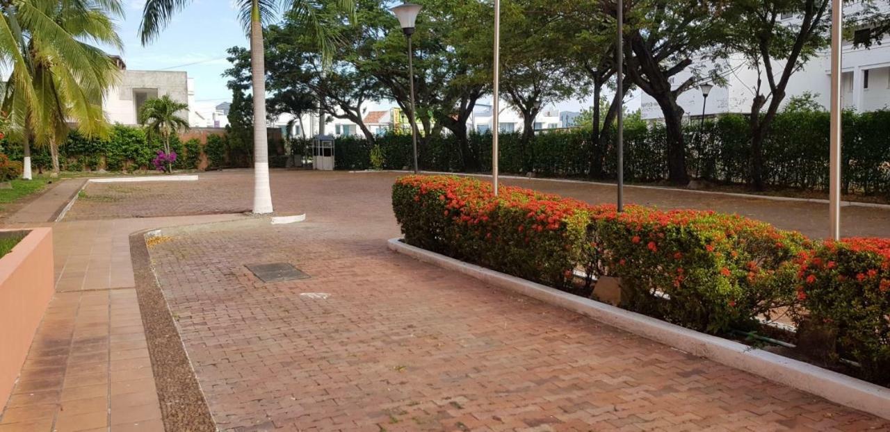 Hotel Penon Suites Girardot Exteriör bild