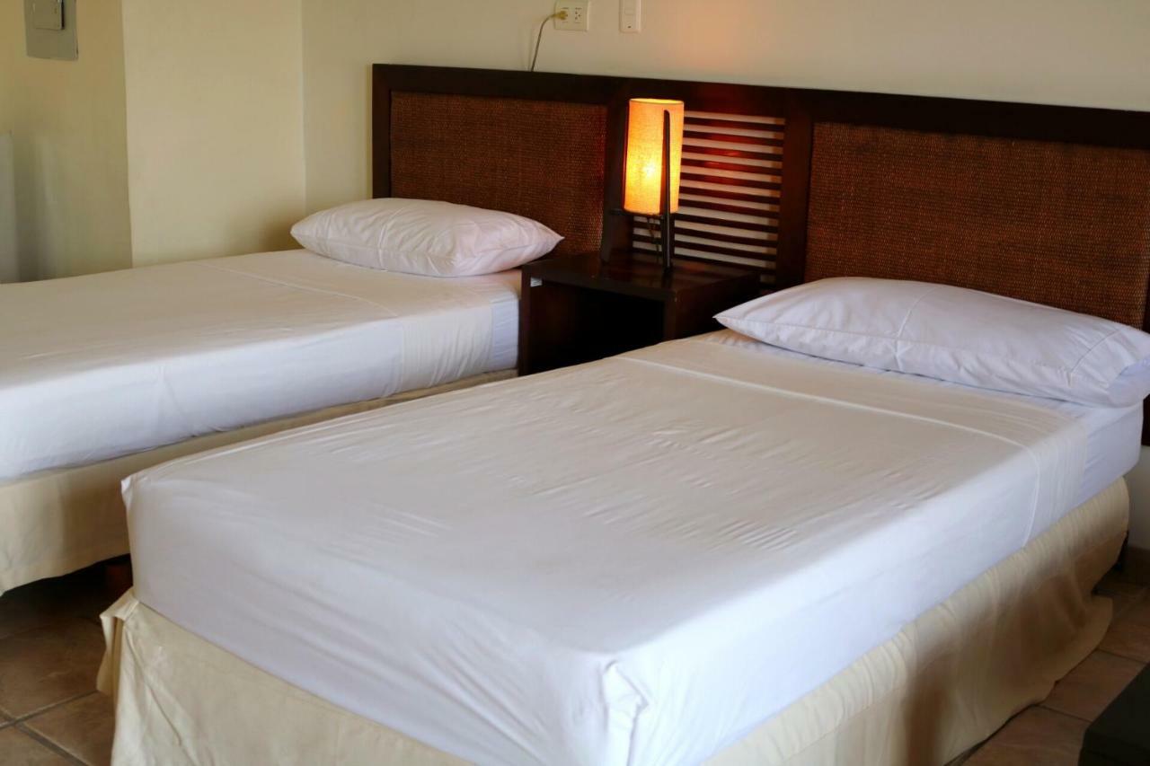 Hotel Penon Suites Girardot Exteriör bild