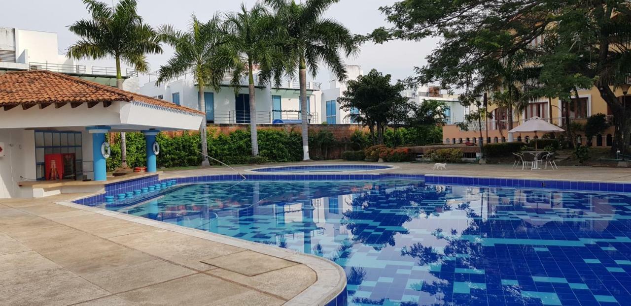 Hotel Penon Suites Girardot Exteriör bild