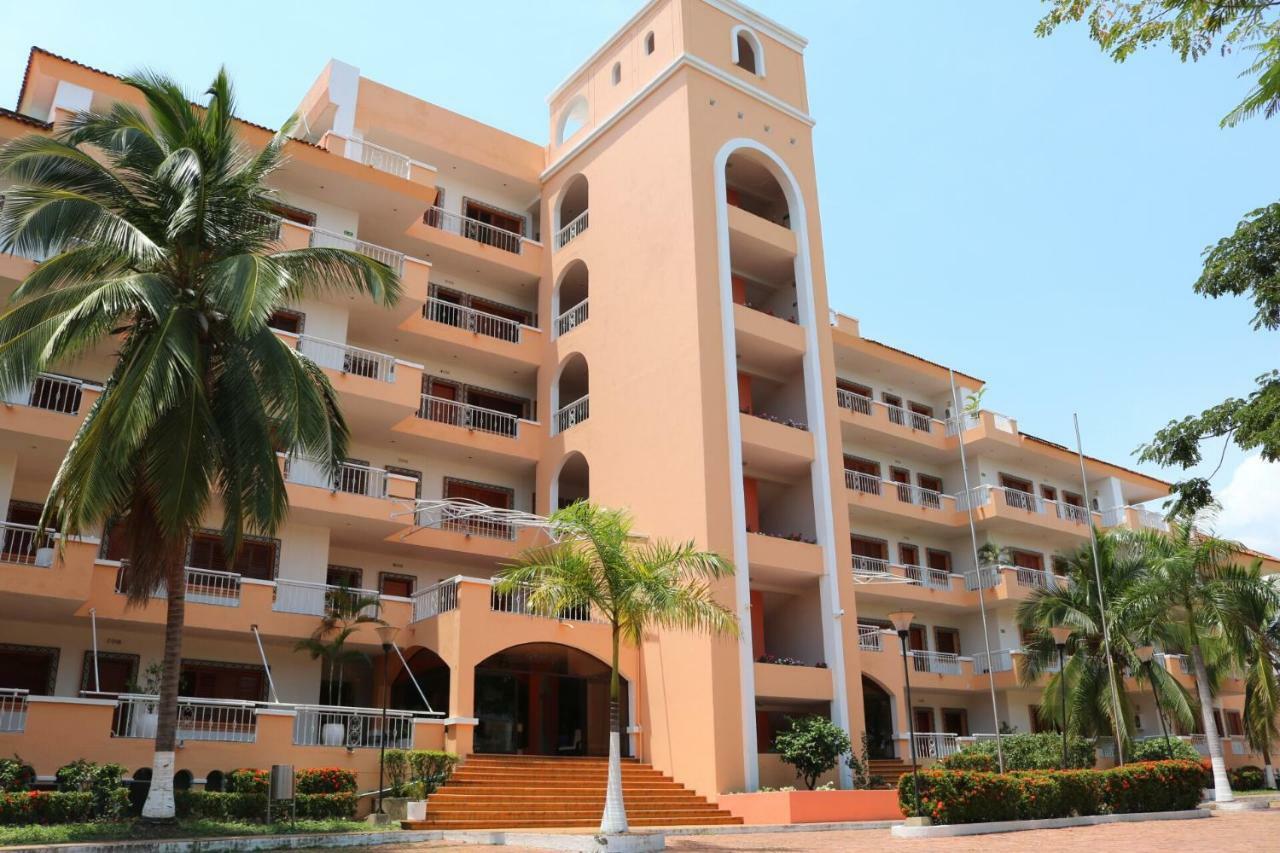 Hotel Penon Suites Girardot Exteriör bild